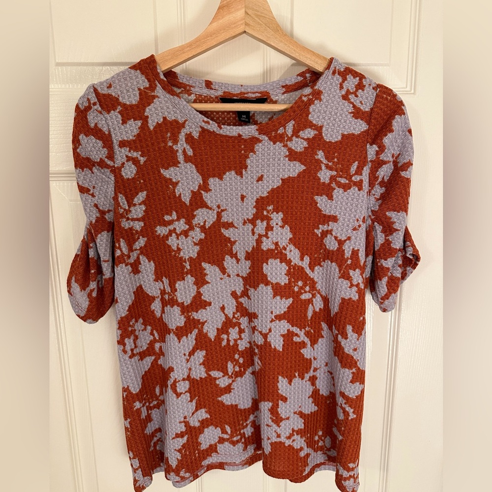 Simply Vera Ruched Sleeve Blouse EUC